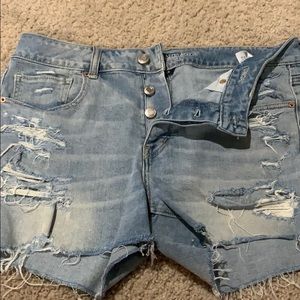 American eagle light denim ripped Tomgirl shorts!